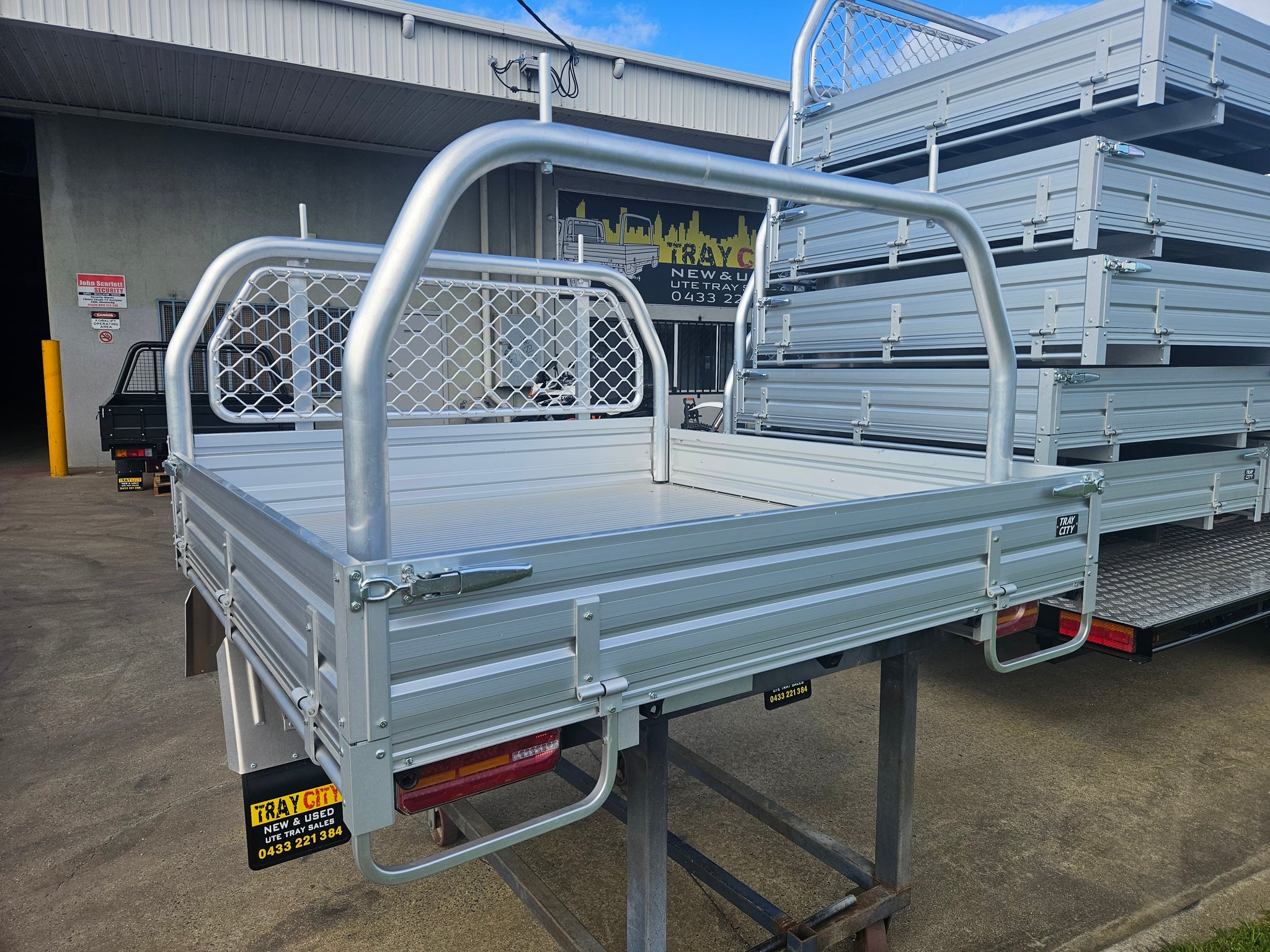 Round Tube Rear Ladder Rack – Tray City