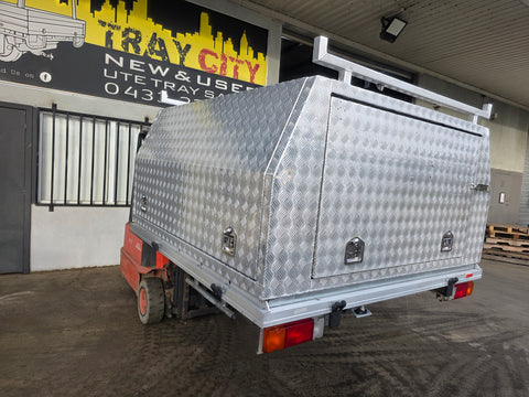 #173 Dual cab alloy Tray and canopy